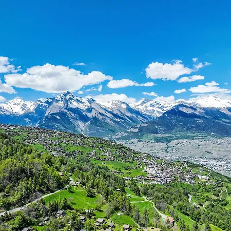 Dominic By Interhome