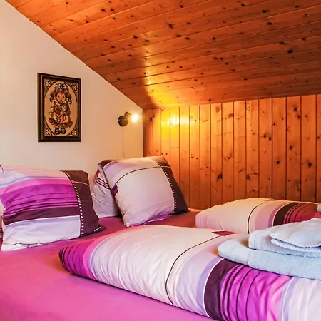 Dominic By Interhome Saclentse