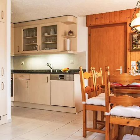 Dominic By Interhome Saclentse