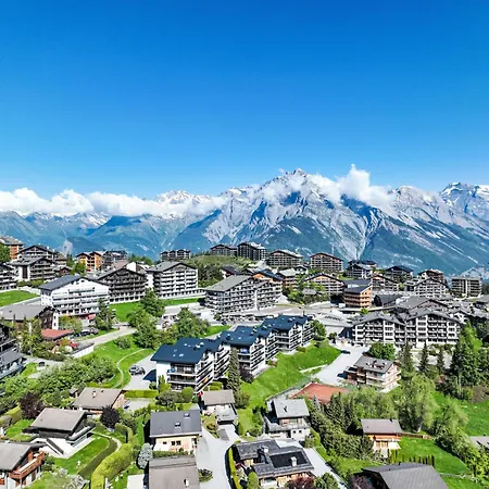 Dominic By Interhome Saclentse